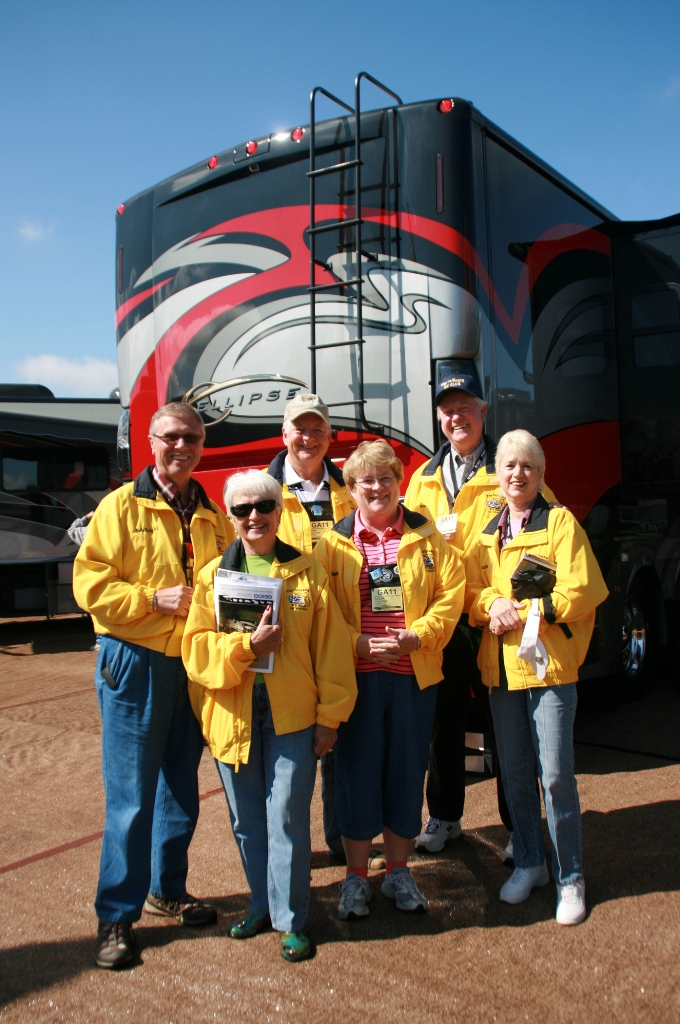 Yellow-clad bunch