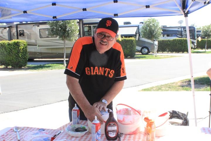 Chow16-19  Ice Cream-Dave scoops.jpg